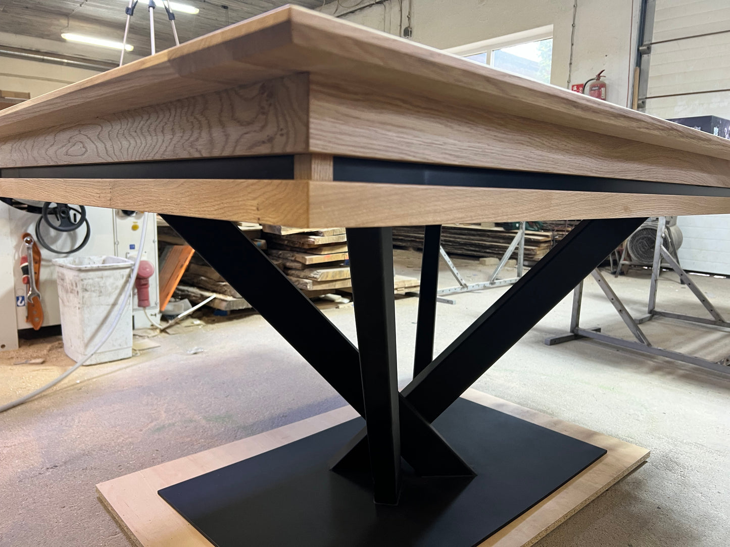 Stronghold™ Metal Pedestal Base – legs