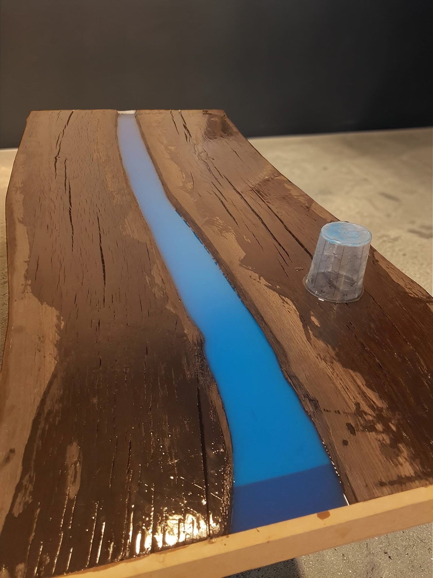 Handcrafted Black Oak Resin River Dining Table – Solid Oak – Custom Legs – 208×96 cm