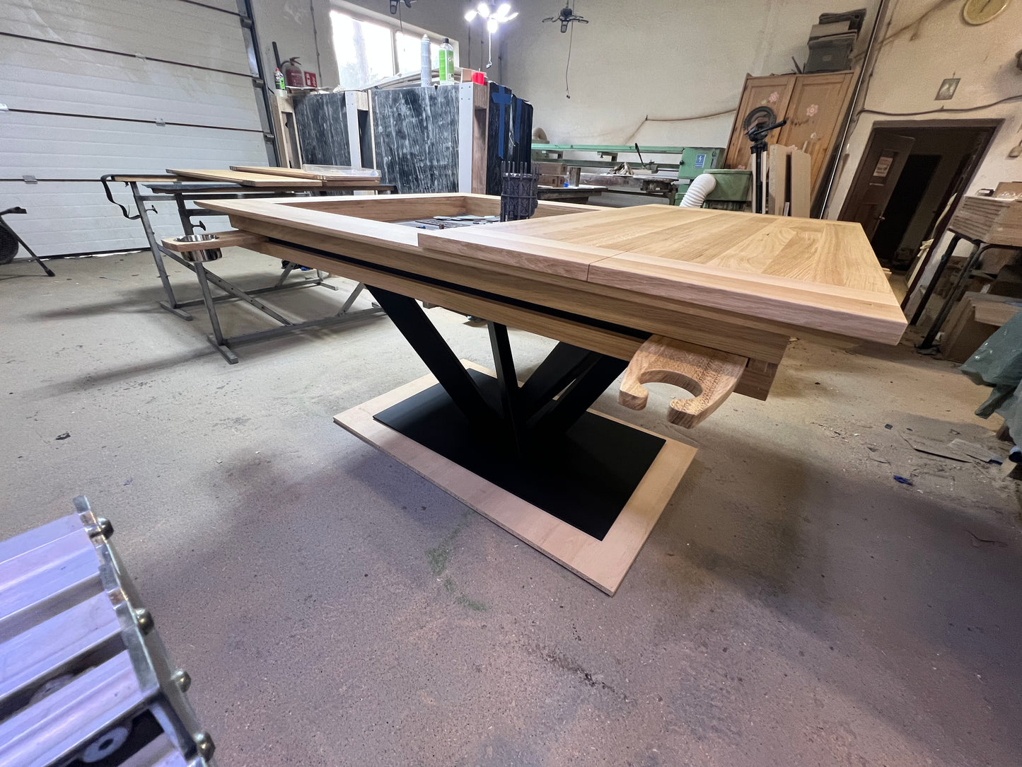 Stronghold™ Metal Pedestal Base – legs