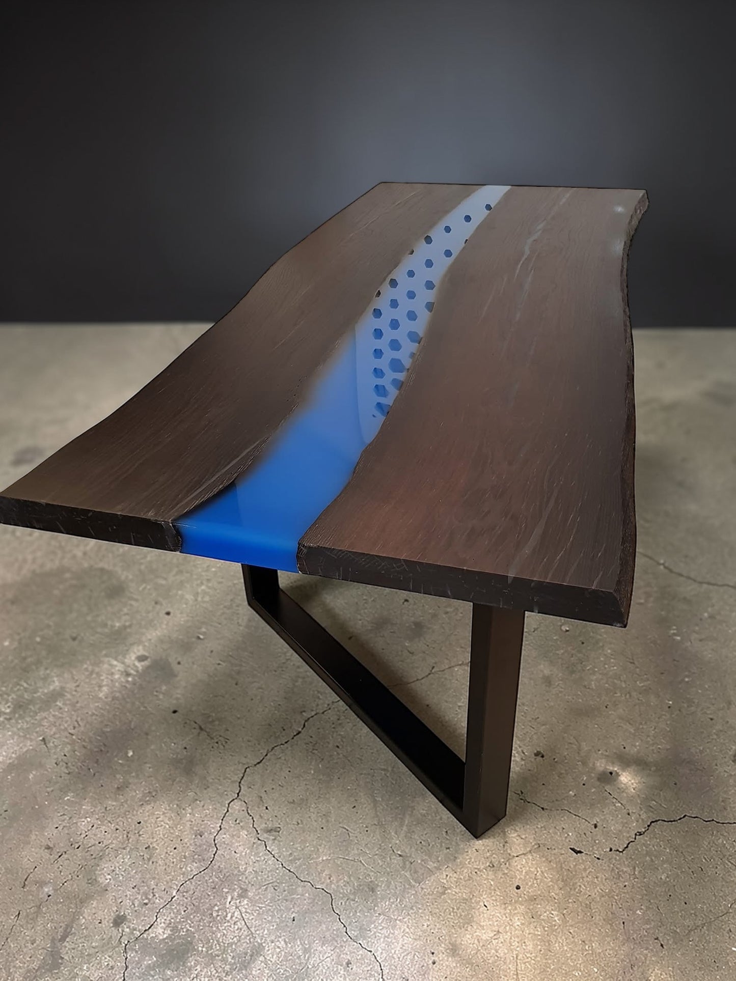 Handcrafted Black Oak Resin River Dining Table – Solid Oak – Custom Legs – 208×96 cm