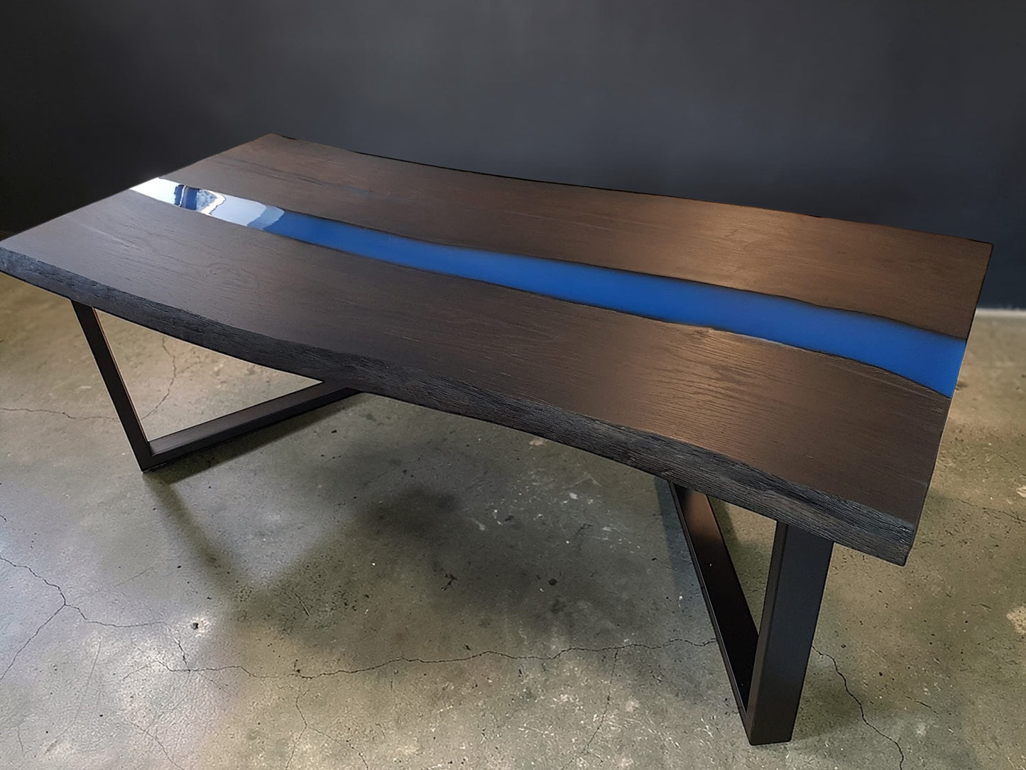 Handcrafted Black Oak Resin River Dining Table – Solid Oak – Custom Legs – 208×96 cm