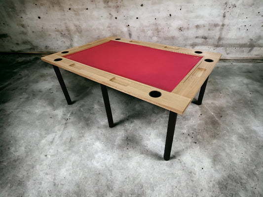 Screw-on metal legs for board game topper